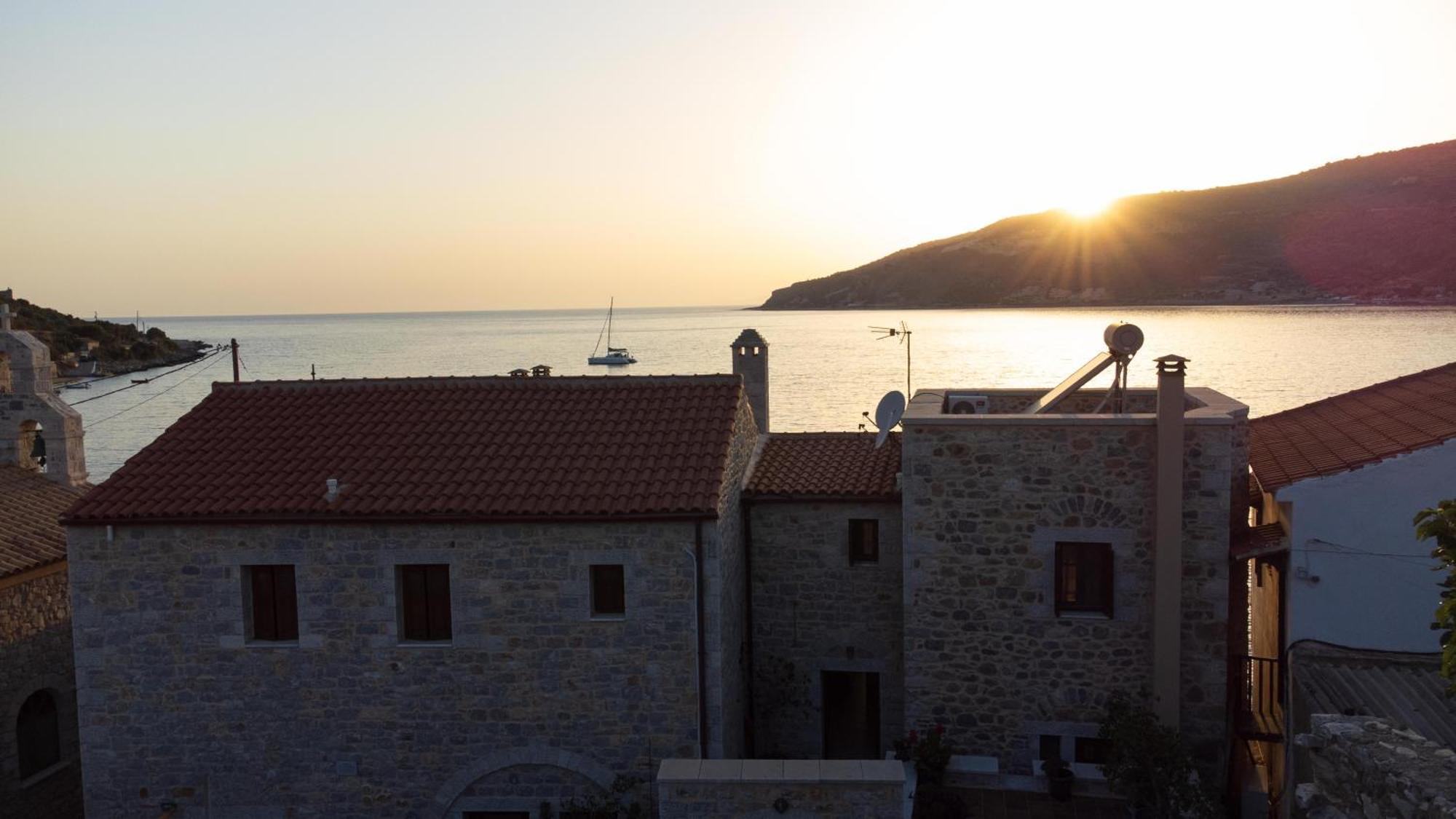 Sun Villa Néon Oítilon Екстериор снимка